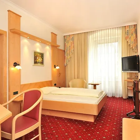 Goldener Brunnen 4*