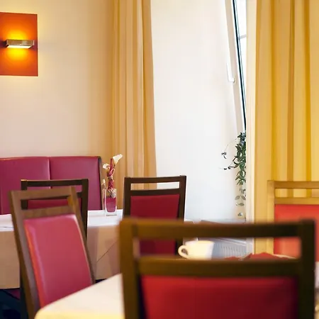 Goldener Brunnen Klagenfurt am Woerthersee