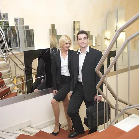 Goldener Brunnen Hotel 4*