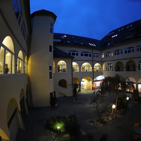 Goldener Brunnen Hotel