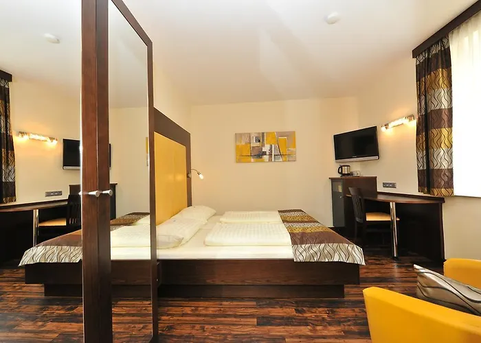 Goldener Brunnen Szálloda