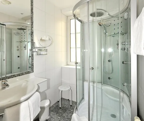 Szálloda Goldener Brunnen Klagenfurt am Woerthersee