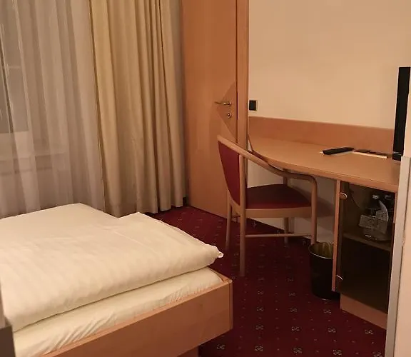 Szálloda Goldener Brunnen 4*